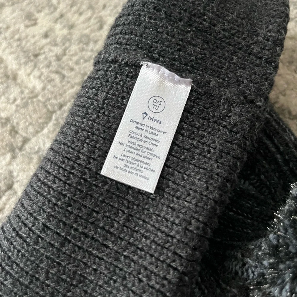 Ivivva Black Knit Pom-Pom Beanie Hat - Picture 2 of 2